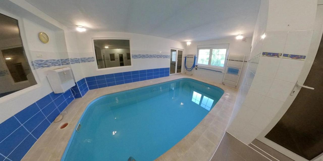 Apartament Maxovo Kralovstvi Rovensko pod Troskami Zewnętrze zdjęcie