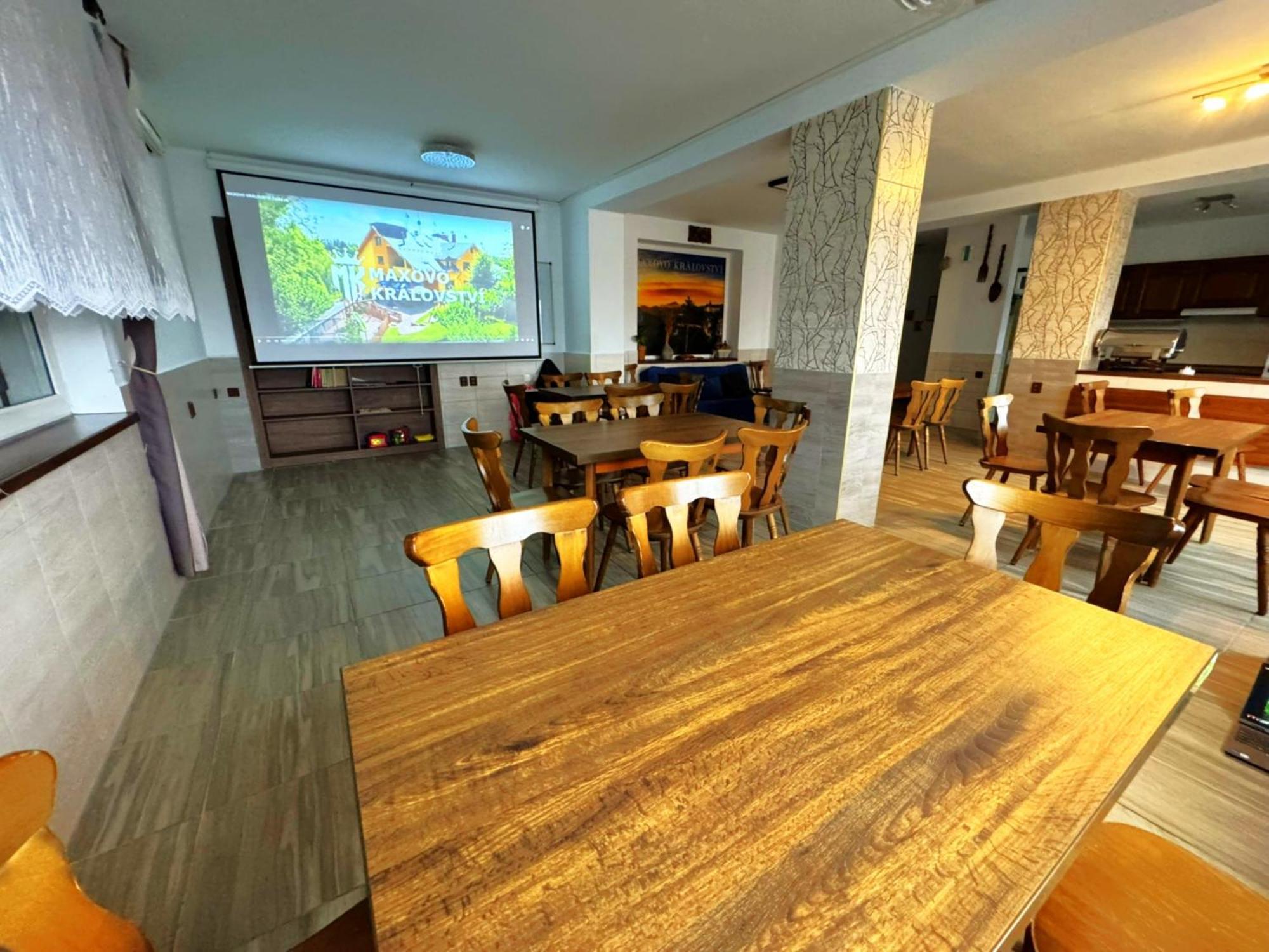 Apartament Maxovo Kralovstvi Rovensko pod Troskami Zewnętrze zdjęcie